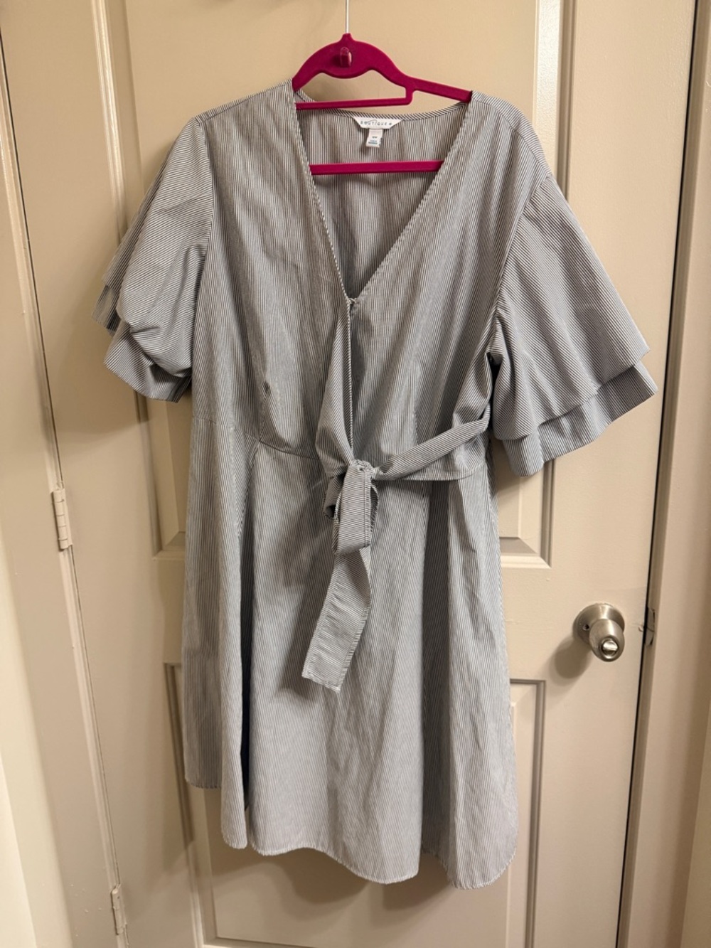 Striped V-Neck Tie Waist Dress in Grey and White